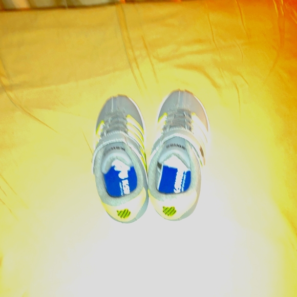 Kids K-Swiss Tennis shoes - Picture 4 of 5